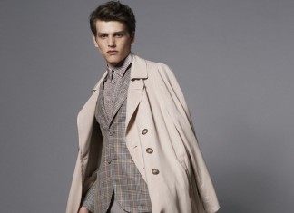 Beżowy płaszcz Armani